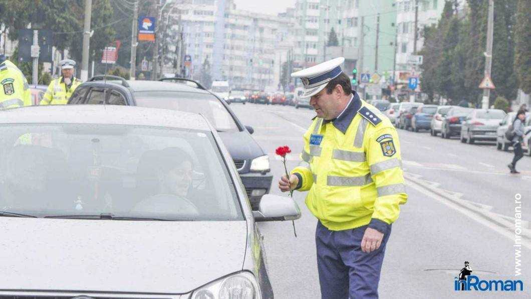 Valentin Baetanu politist cu flori 2775