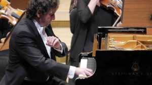 horia mihail pianul calator