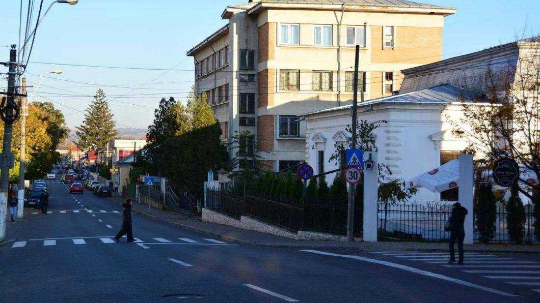 Raport de activitate la final de mandat 50 7. Strada Bogdan Dragos asfaltata