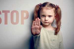 copil stop abuz