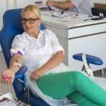 Mihaela Isciuc doneaza sange