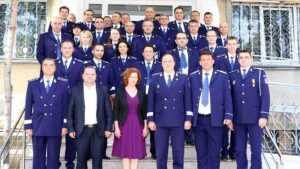 politisti avansati in grad