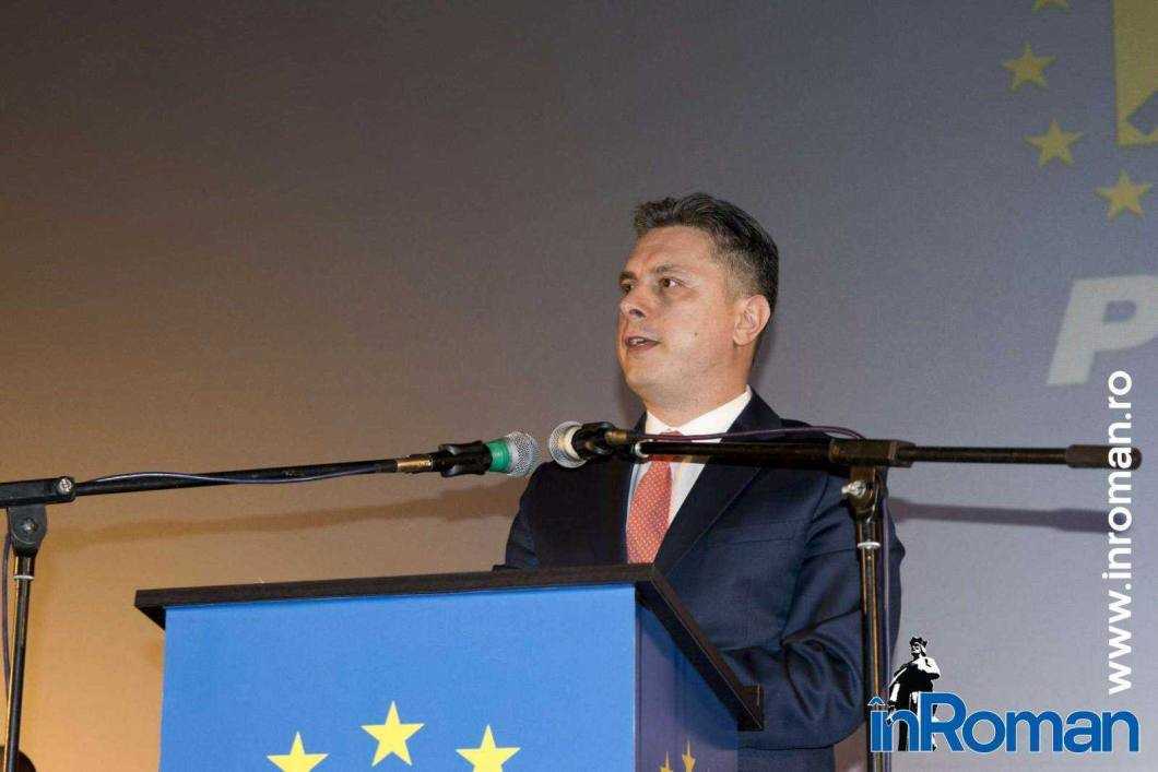 "Vreau să văd cum PNL Neamț câștigă peste 40% la alegerile generale" 4 Lansare candidati PNL alegeri parlamentare 2016 20