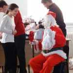 Moș Crăciun a fost "reținut" de polițiștii romașcani 14 Mos Craciun Politia Roman 14