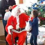 Moș Crăciun a fost "reținut" de polițiștii romașcani 19 Mos Craciun Politia Roman 19