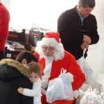 Moș Crăciun a fost "reținut" de polițiștii romașcani 20 Mos Craciun Politia Roman 20