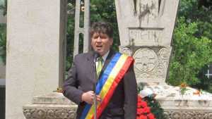 Leoreanu cu banderola de primar