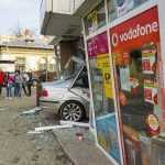 accident masina in chiosc 2819