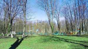 loc de joaca teren fotbal parc