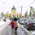 Foto: Vremea nu a stricat pomenirea morților 1 izvorul tamaduirii cimitirul eternitatea roman 4846