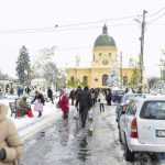 Foto: Vremea nu a stricat pomenirea morților 2 izvorul tamaduirii cimitirul eternitatea roman 4847