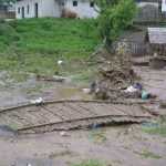 Apel către voluntari: "Avem nevoie de ajutor! Sunt oameni bătrâni și bolnavi care stau și plâng" 18 inundatii Valeni 18