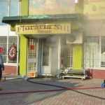 Foto: Incendiu la florăria Stil din cartierul Favorit 19 pompieri incendiu florarie Stil Favorit 7673