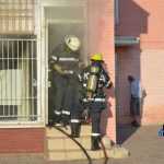 Foto: Incendiu la florăria Stil din cartierul Favorit 23 pompieri incendiu florarie Stil Favorit 7688