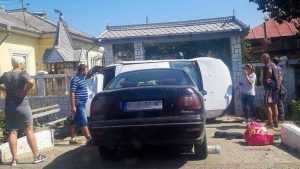 accident masina rasturnata in Traian 3