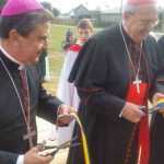 Foto: Cardinalul Leonardo Sandri s-a rugat la Săbăoani 7 Sabaoani8