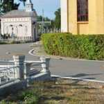 Foto: Un romașcan s-a suit pe biserica din cimitir. Acesta acuză administrația cimitirului de favoritisme 7 cimitirul Roman om pe biserica 1696