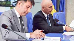 Semnare proiect Lucian Micu Vasile Asandei 0013