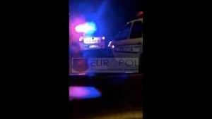 masina de politie tractata de alta masina de politie