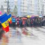 Galerie foto: Ploaia de ziua națională nu i-a ținut pe romașcani acasă 24 1 decembrie ziua nationala 6116