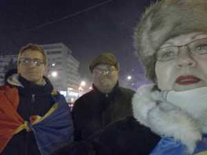 3 pensionari protestatari