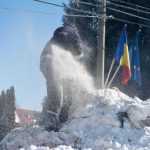 Foto: Om de zăpadă uriaș în Piața Roman-Vodă 1 constructie om de zapada DSC 8646