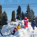 Foto: Om de zăpadă uriaș în Piața Roman-Vodă 4 constructie om de zapada DSC 8687