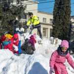 Foto: Om de zăpadă uriaș în Piața Roman-Vodă 9 constructie om de zapada DSC 8711