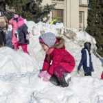 Foto: Om de zăpadă uriaș în Piața Roman-Vodă 15 constructie om de zapada DSC 8738