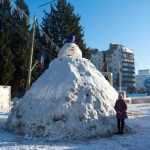 Foto: Om de zăpadă uriaș în Piața Roman-Vodă 32 constructie om de zapada DSC 8954
