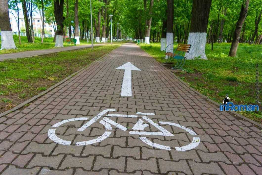 parcul municipal Roman 4119 pista de biciclete