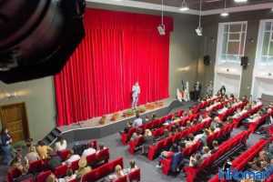 zilele orasului scenete 6053