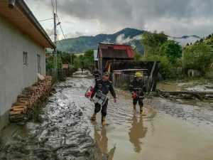 interventii inundatii pompieri 52