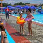 Foto: Romașcani de toate vârstele au răspuns invitației la petrecerea din ștrand 4 petrecere cu spuma in strand 125520