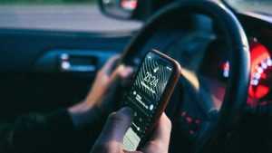 telefon volan condus