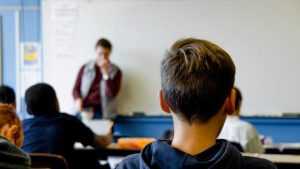 profesor clasa scoala taylor wilcox 4nKOEAQaTgA unsplash scaled